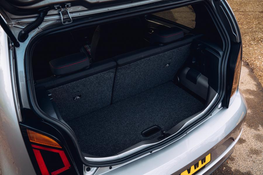 Багажник Volkswagen up! GTI 2020 года  (UK) (фото 4 из 40)